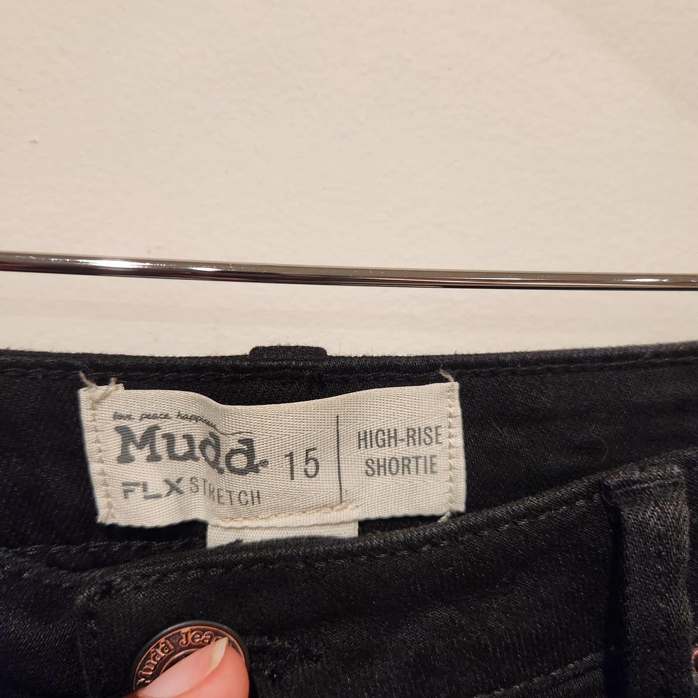 Mudd Womens Black High Rise Shortie Distressed Plus Size Shorts Size 15 Festival - Picture 5 of 7